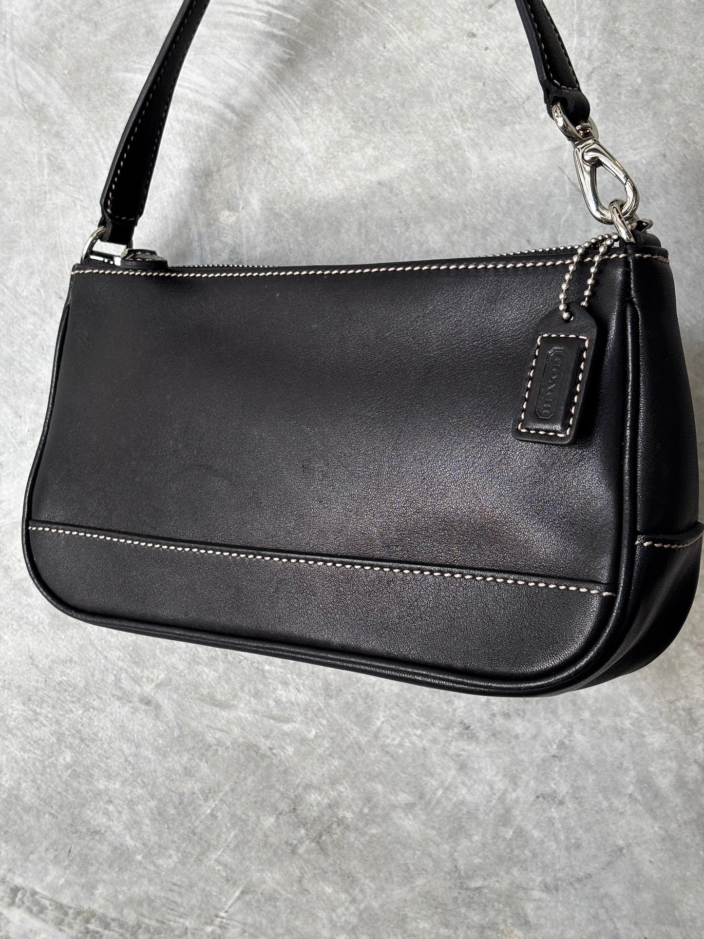 VINTAGE BLACK LEARHER COACH POCHETTE SHOULDER BAG
