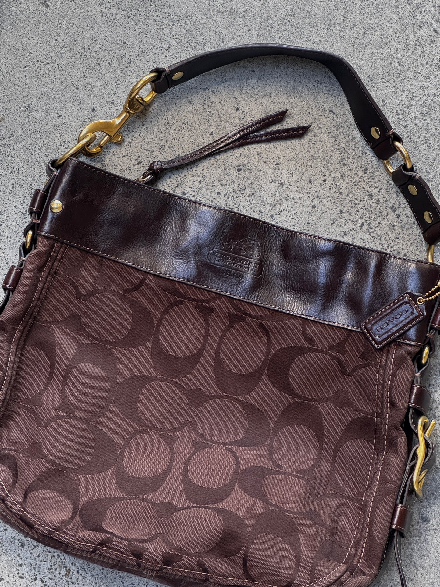 COACH BROWN SIGNATURE CANVAS AND LEATHER ZOE HOBO