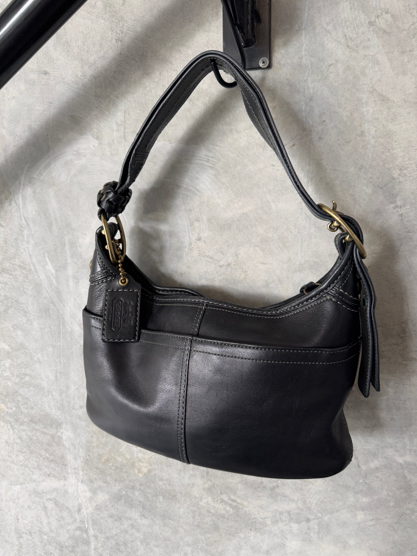 VINTAGE COACH BLACK LEATHER HANDBAG