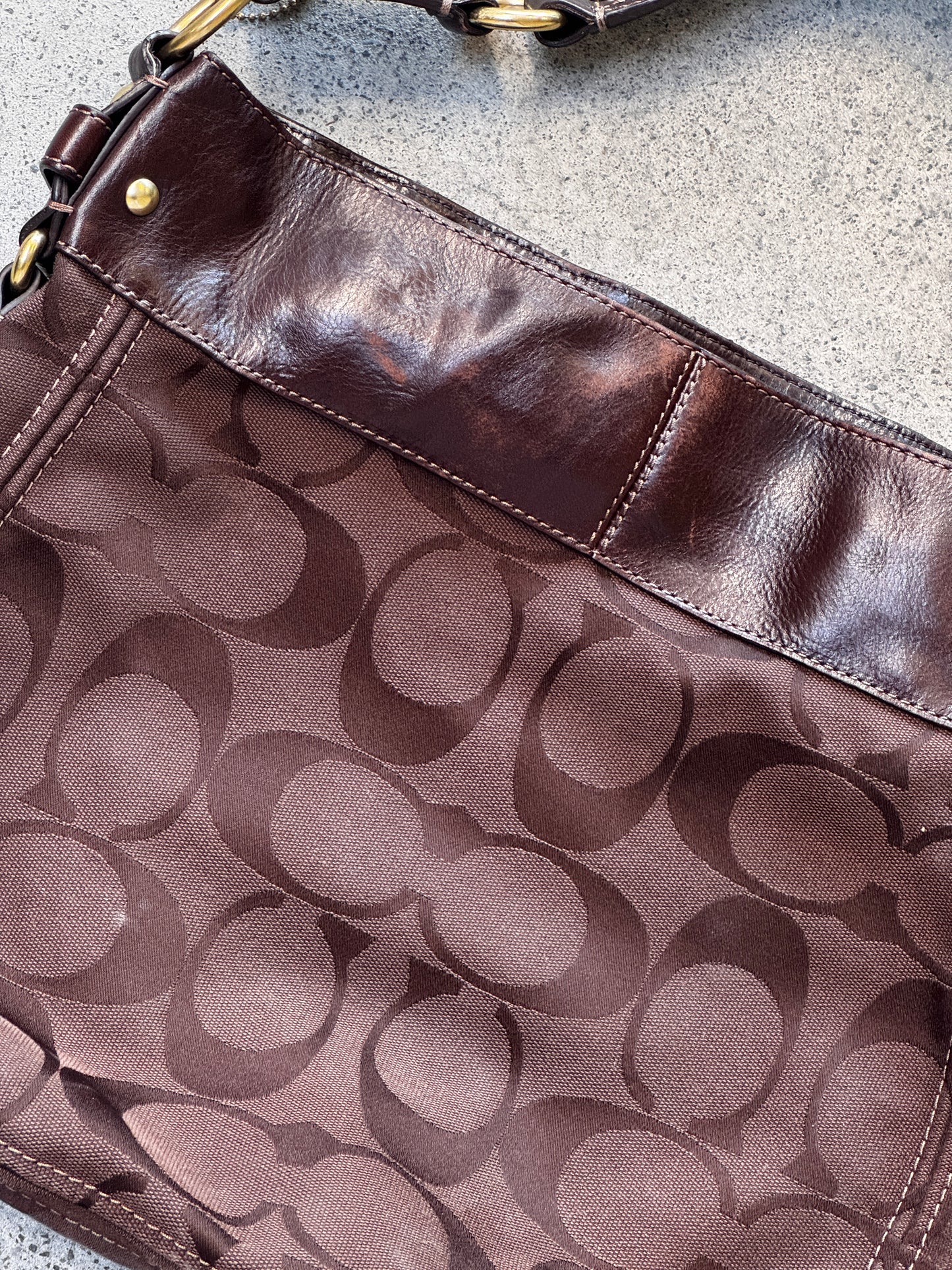 COACH BROWN SIGNATURE CANVAS AND LEATHER ZOE HOBO