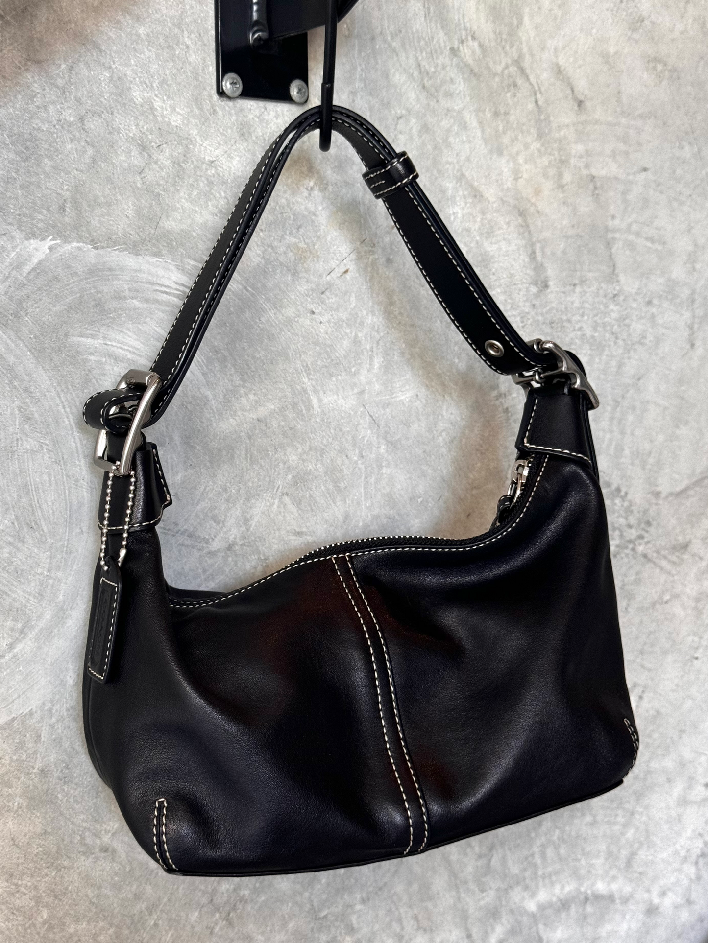 AUTHENTIC COACH BLACK GENUINE LEATHER SHOULDER HANDBAG