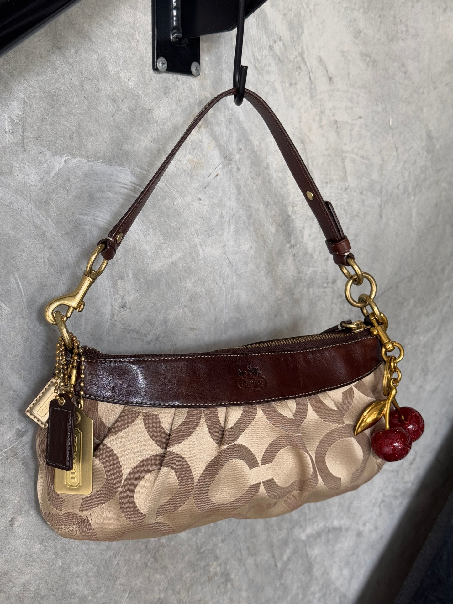 VINTAGE COACH BROWN & GOLD SIGNATURE HANDBAG
