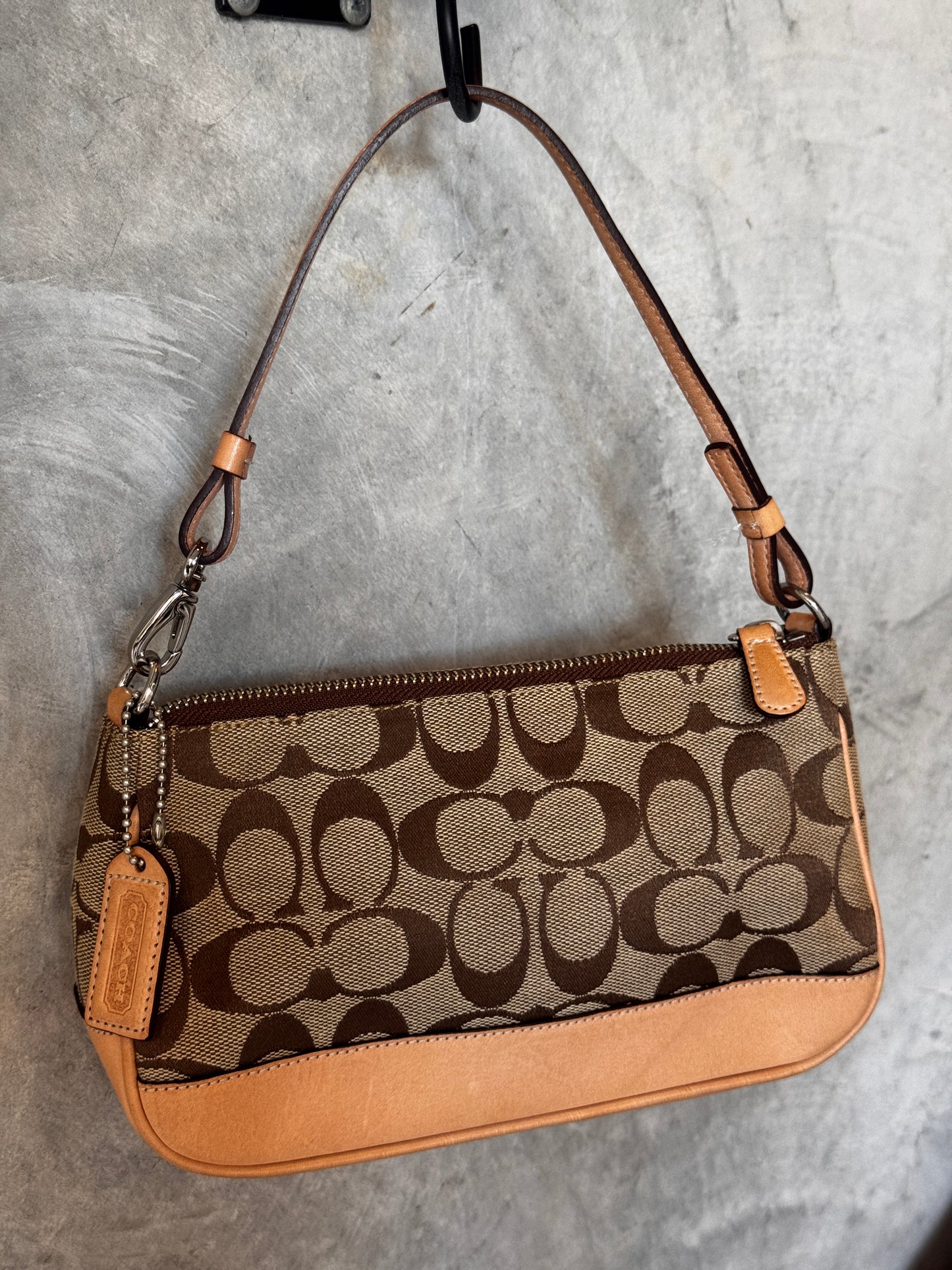 VINTAGE COACH DEMI TAN POCHETTE SHOULDER BAG