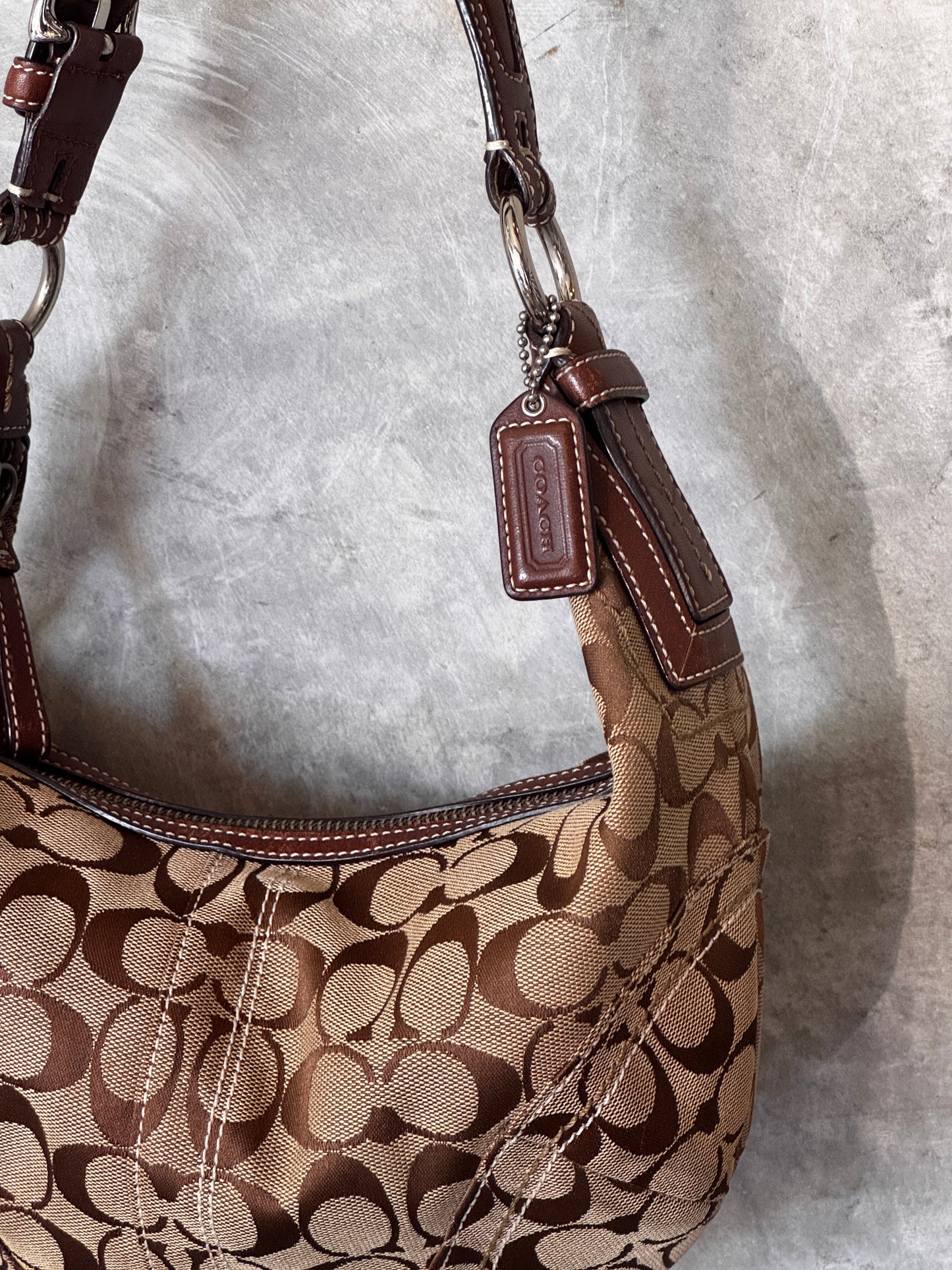 VINTAGE COACH BEIGE SIGNATURE CANVAS HANDBAG