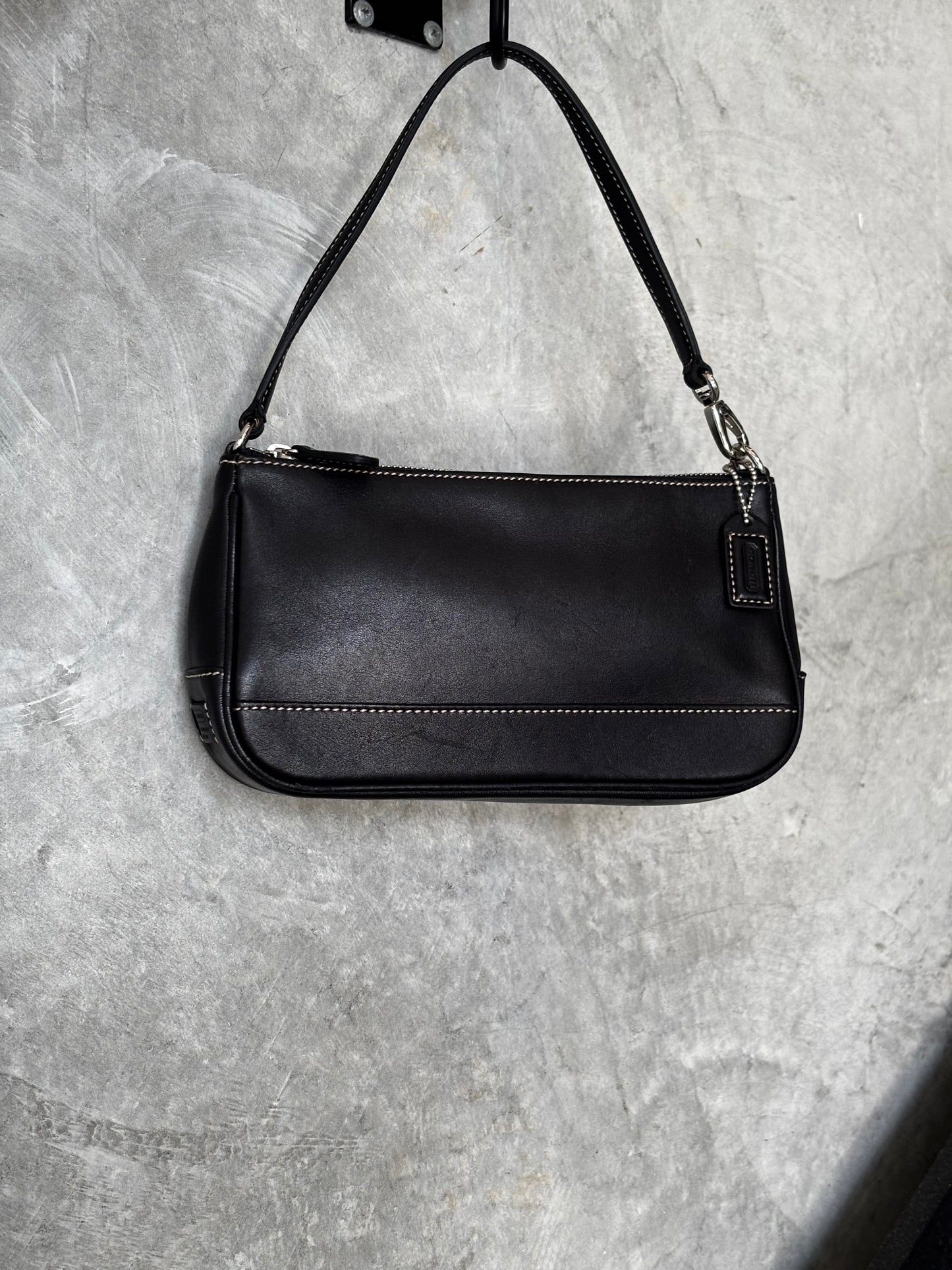 VINTAGE BLACK LEARHER COACH POCHETTE SHOULDER BAG