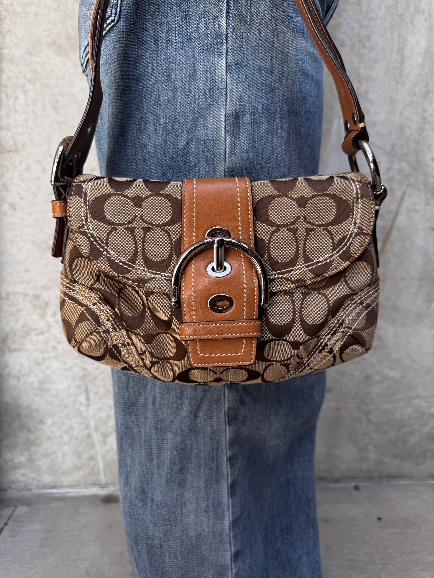 VINTAGE COACH Y2K SOHO HANDBAG