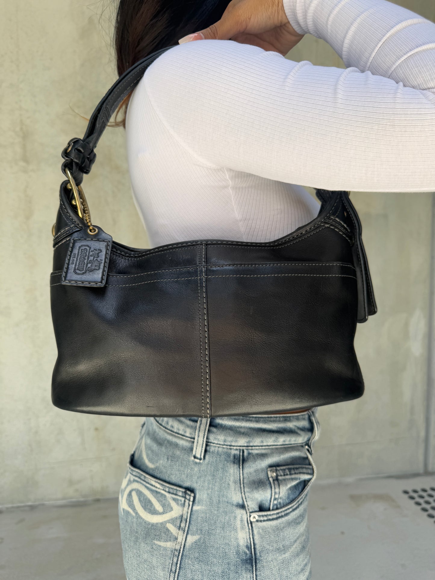 VINTAGE COACH BLACK LEATHER HANDBAG