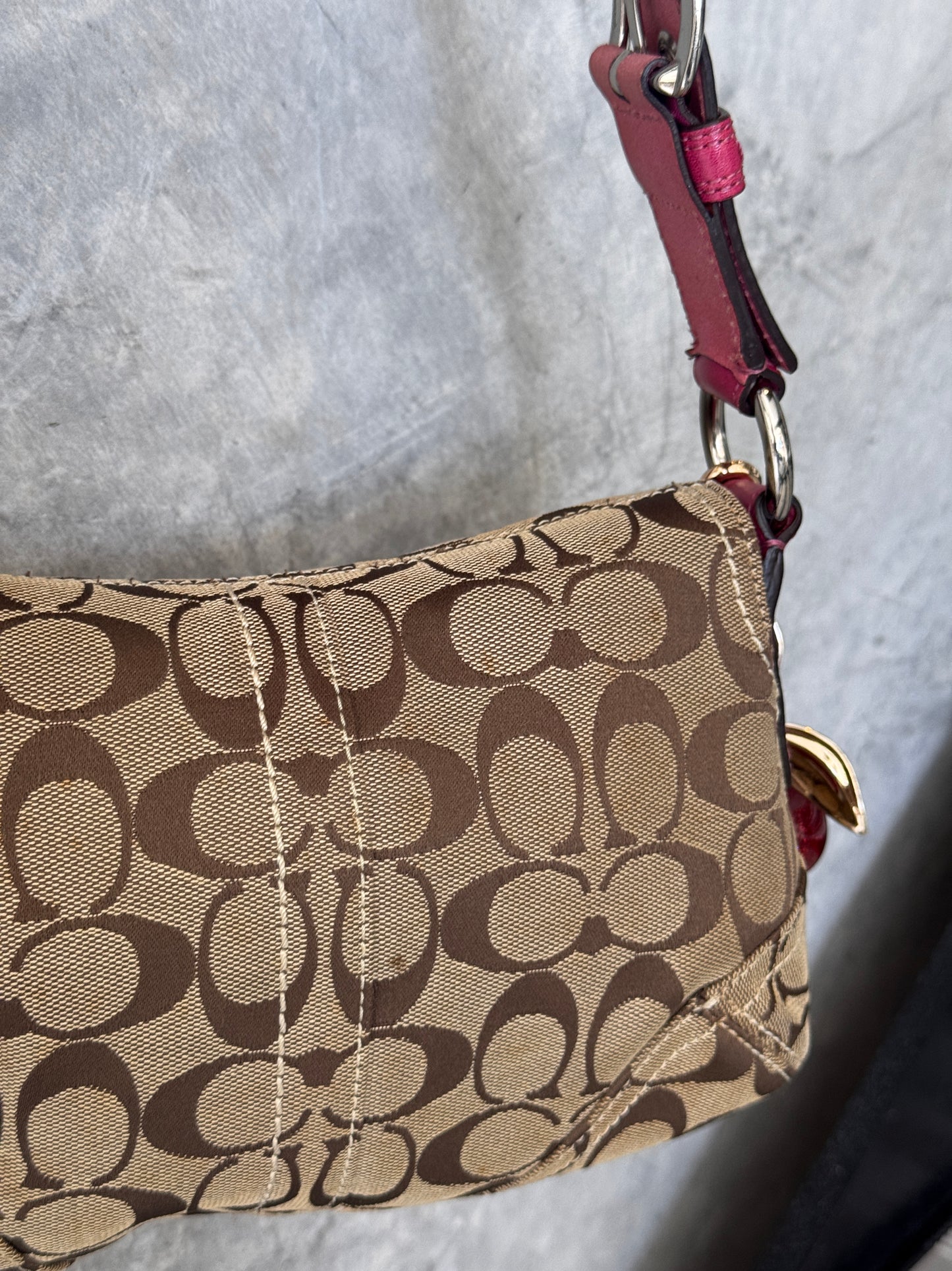 VINTAGE COACH PINK SOHO HANDBAG