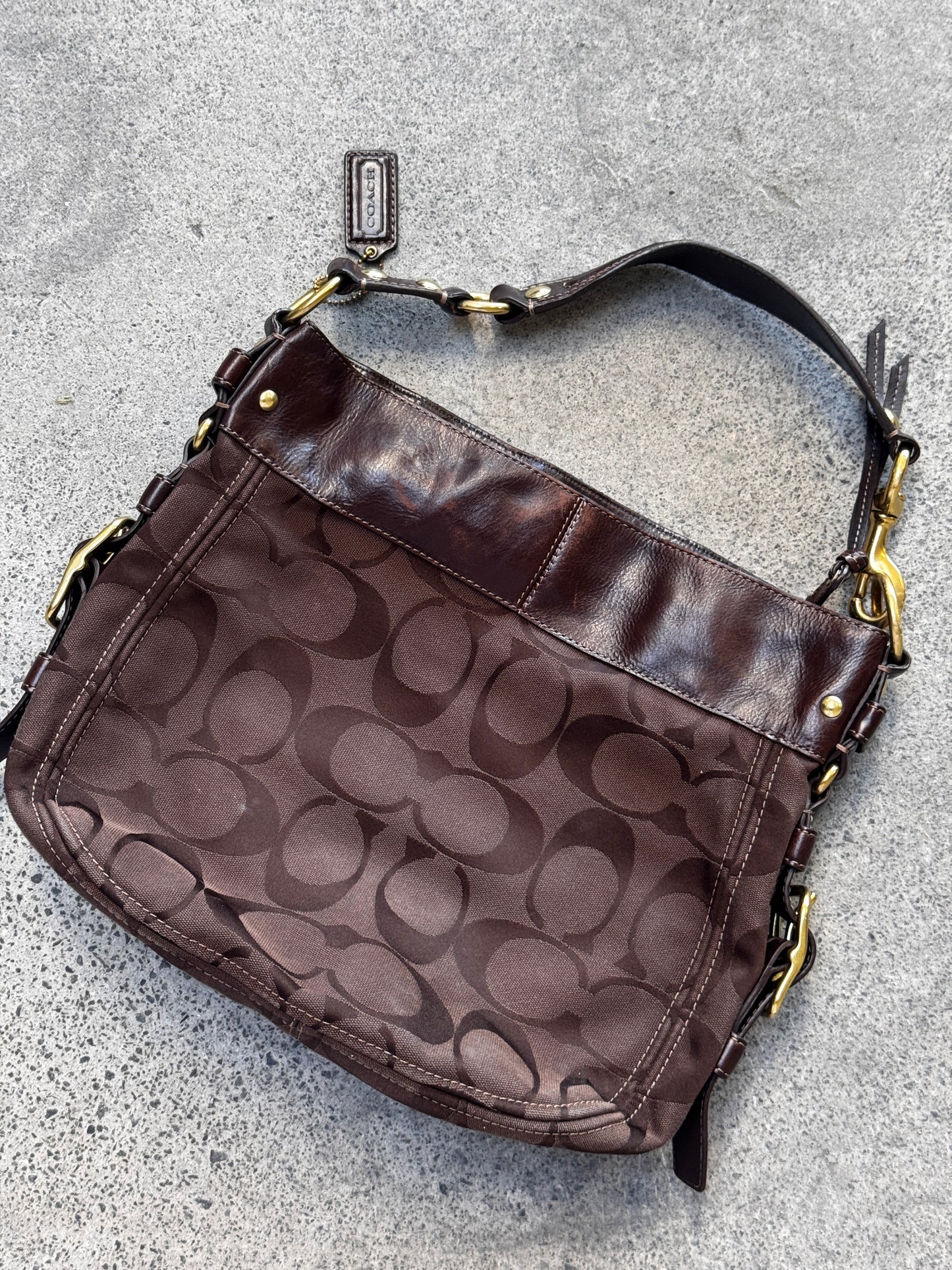 COACH BROWN SIGNATURE CANVAS AND LEATHER ZOE HOBO
