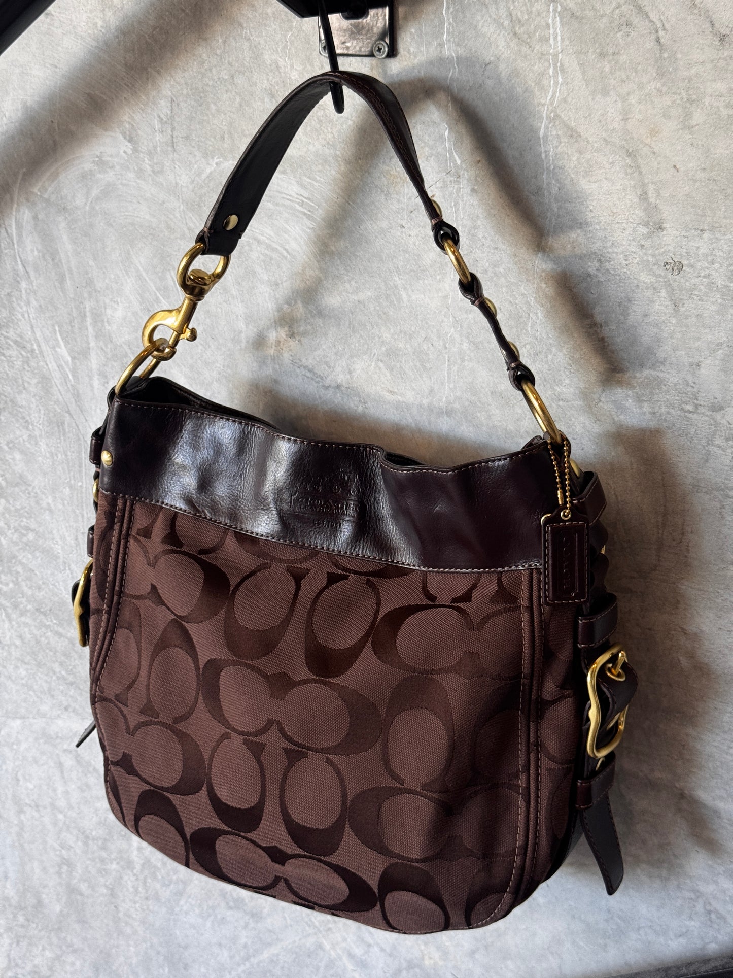 COACH BROWN SIGNATURE CANVAS AND LEATHER ZOE HOBO