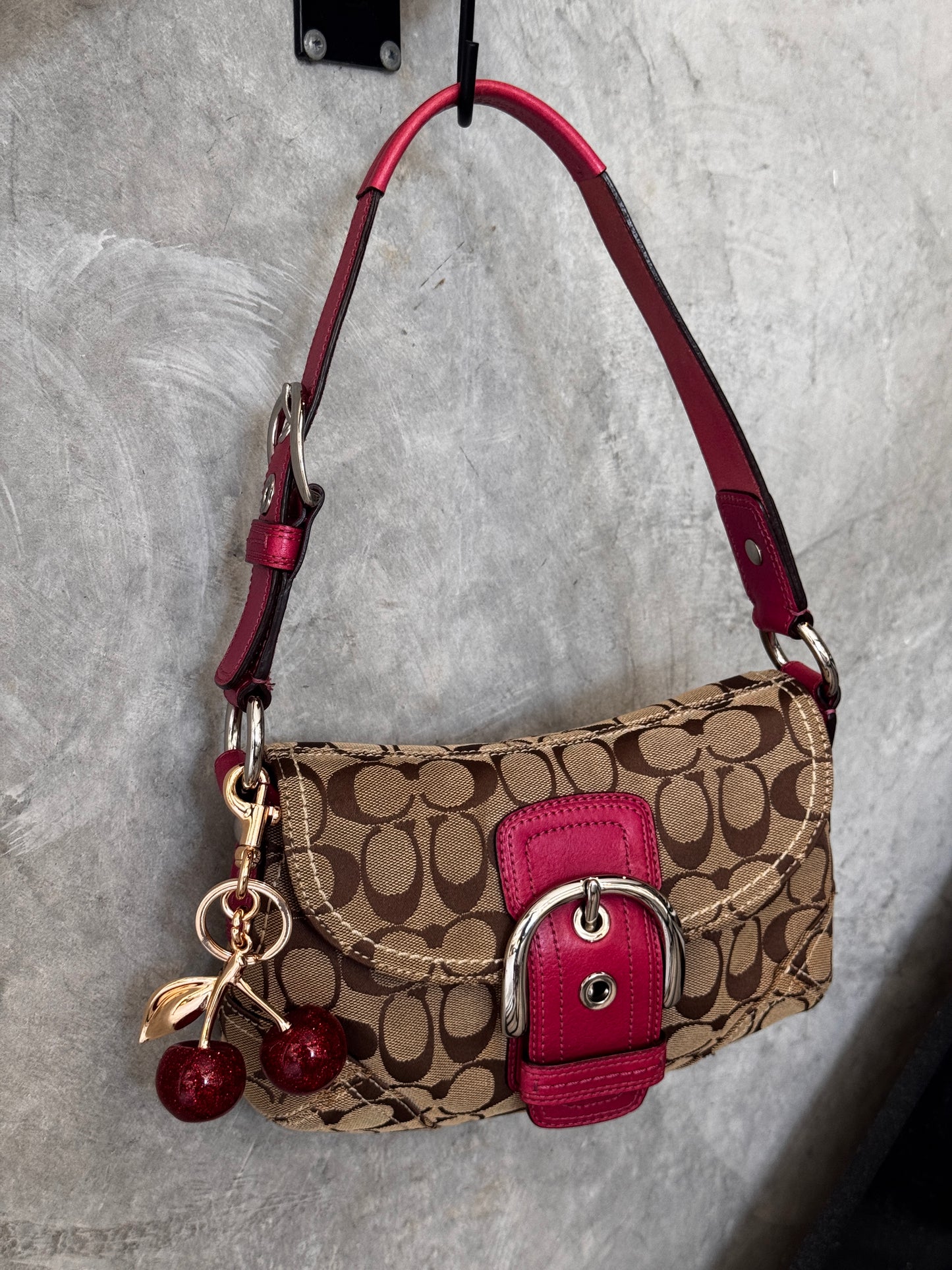 VINTAGE COACH PINK SOHO HANDBAG