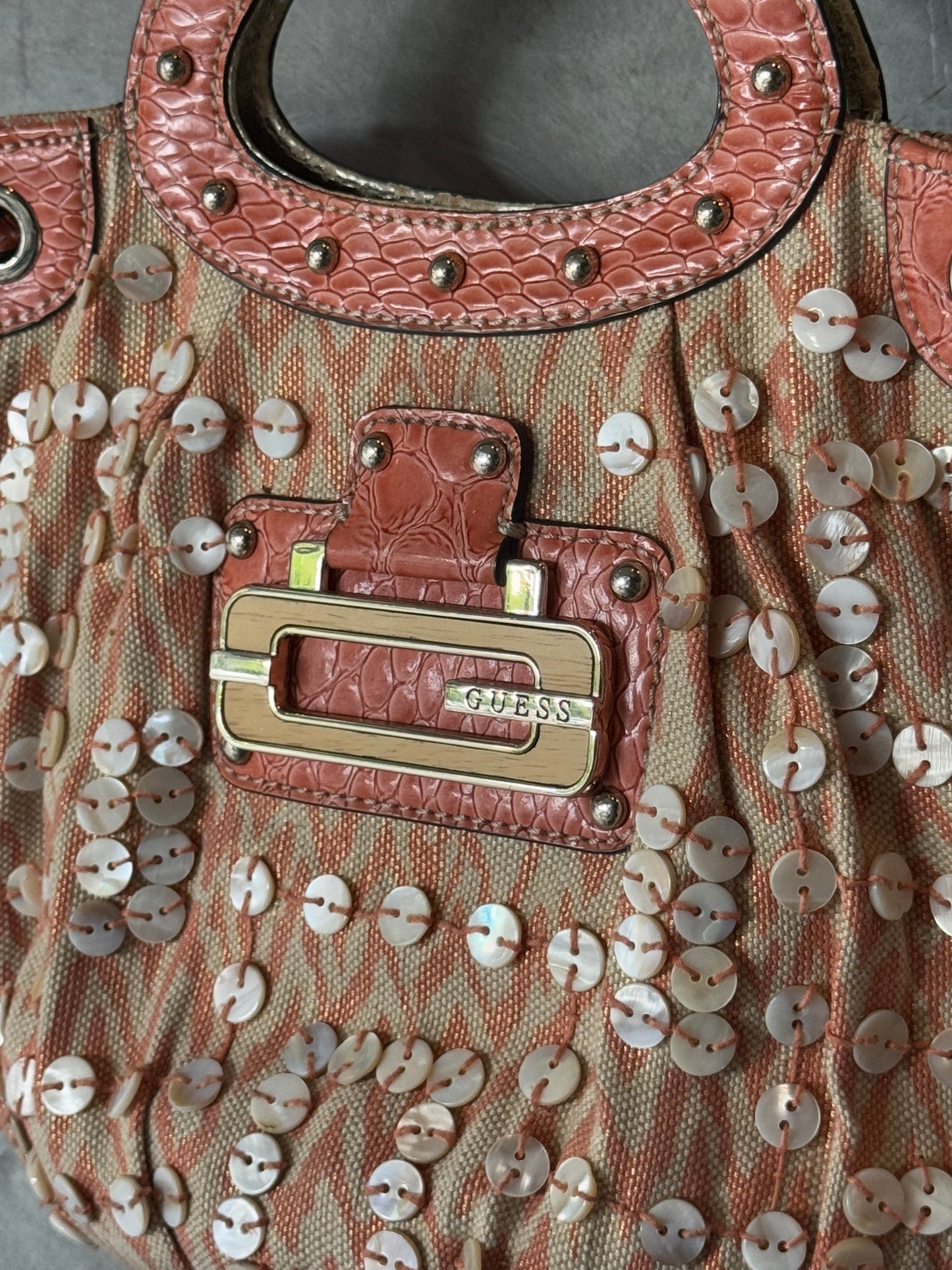 VINTAGE GUESS Y2K BUTTON HANDBAG