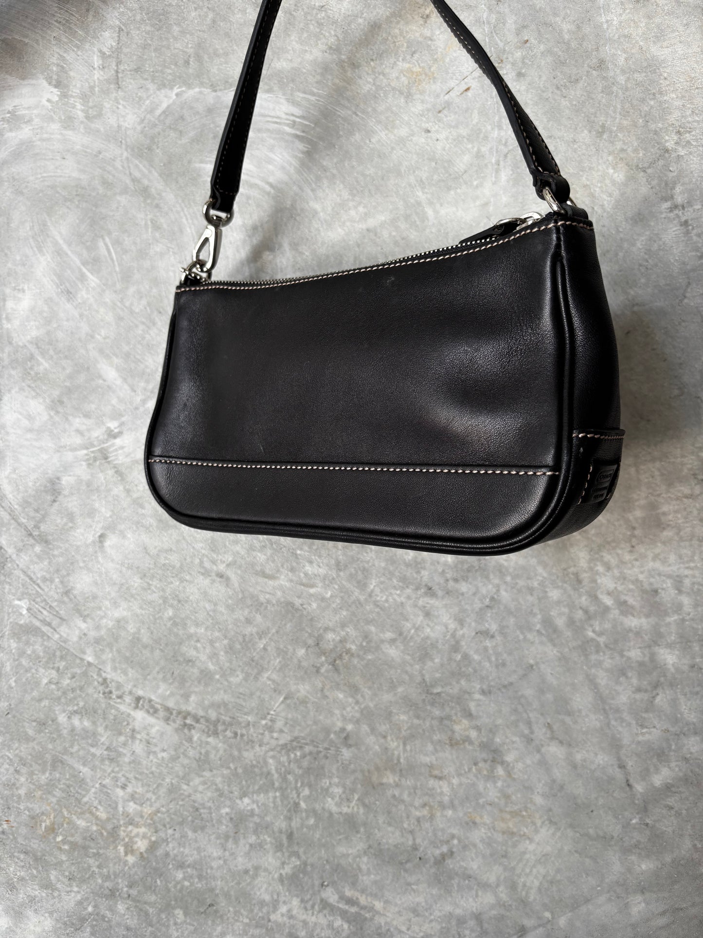 VINTAGE BLACK LEARHER COACH POCHETTE SHOULDER BAG