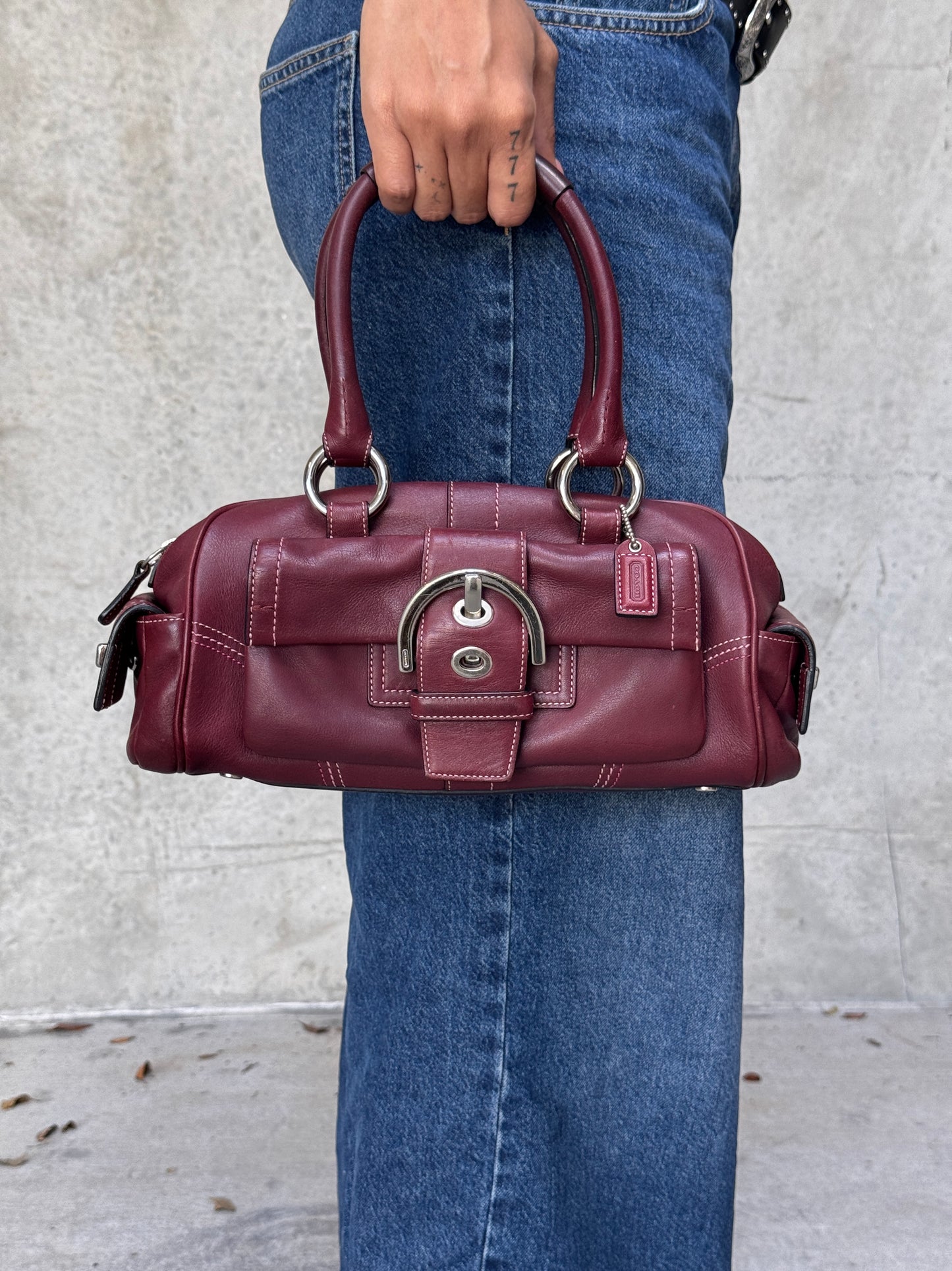BURGUNDY VINTAGE COACH HANDBAG