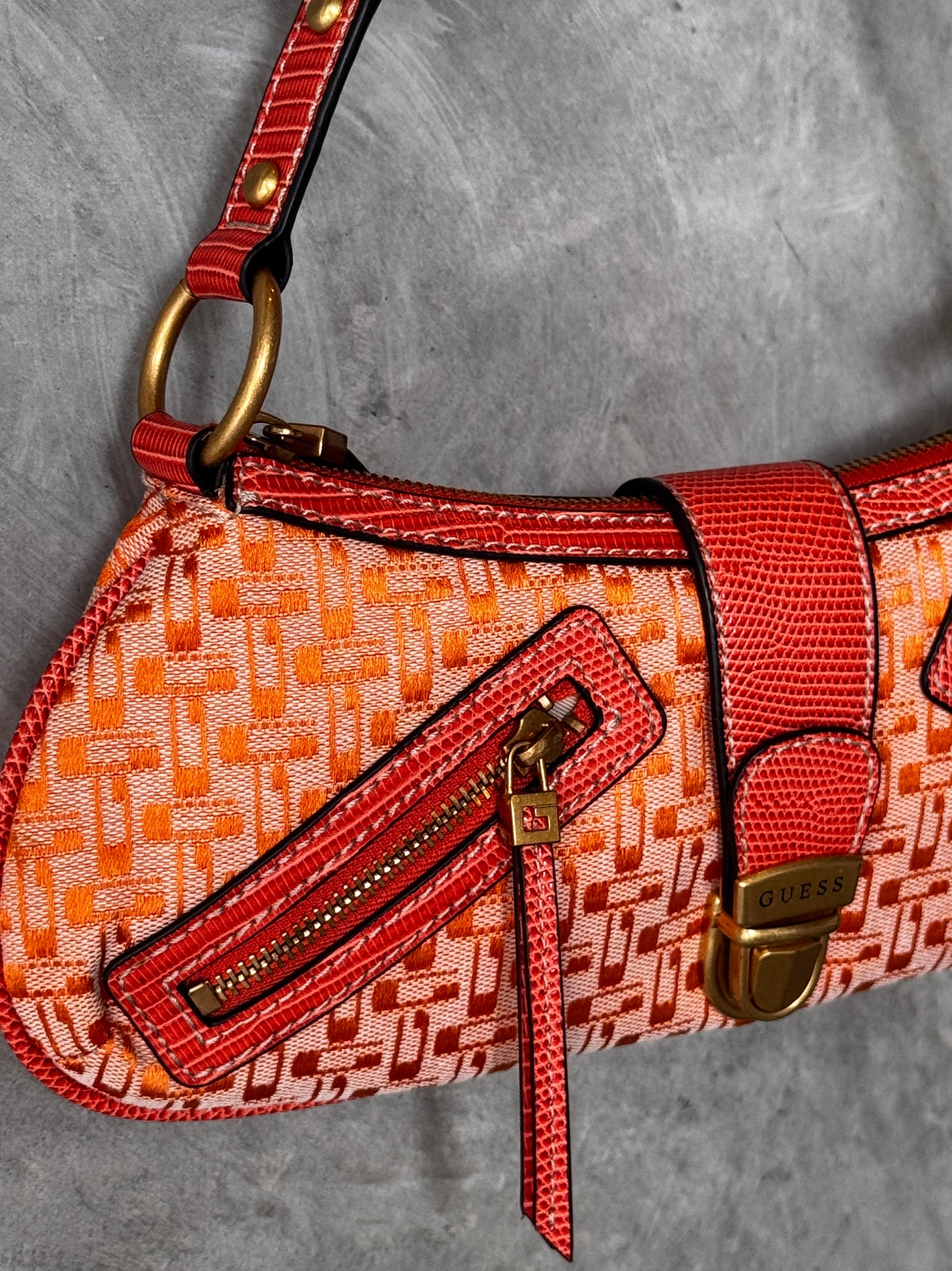 Belle Vintage Y2K Guess Shoulder Bag