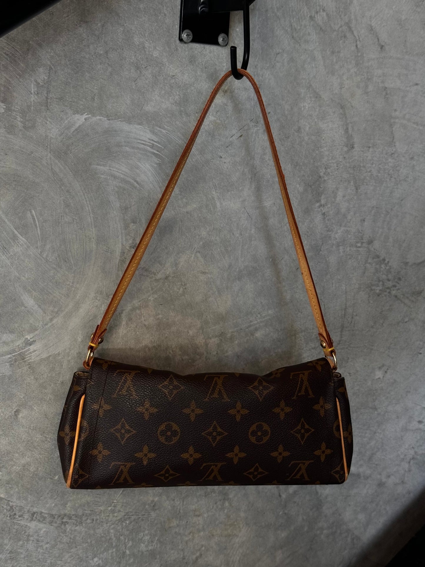 LOUIS VUITTON MONOGRAM BEVERLY POCHETTE