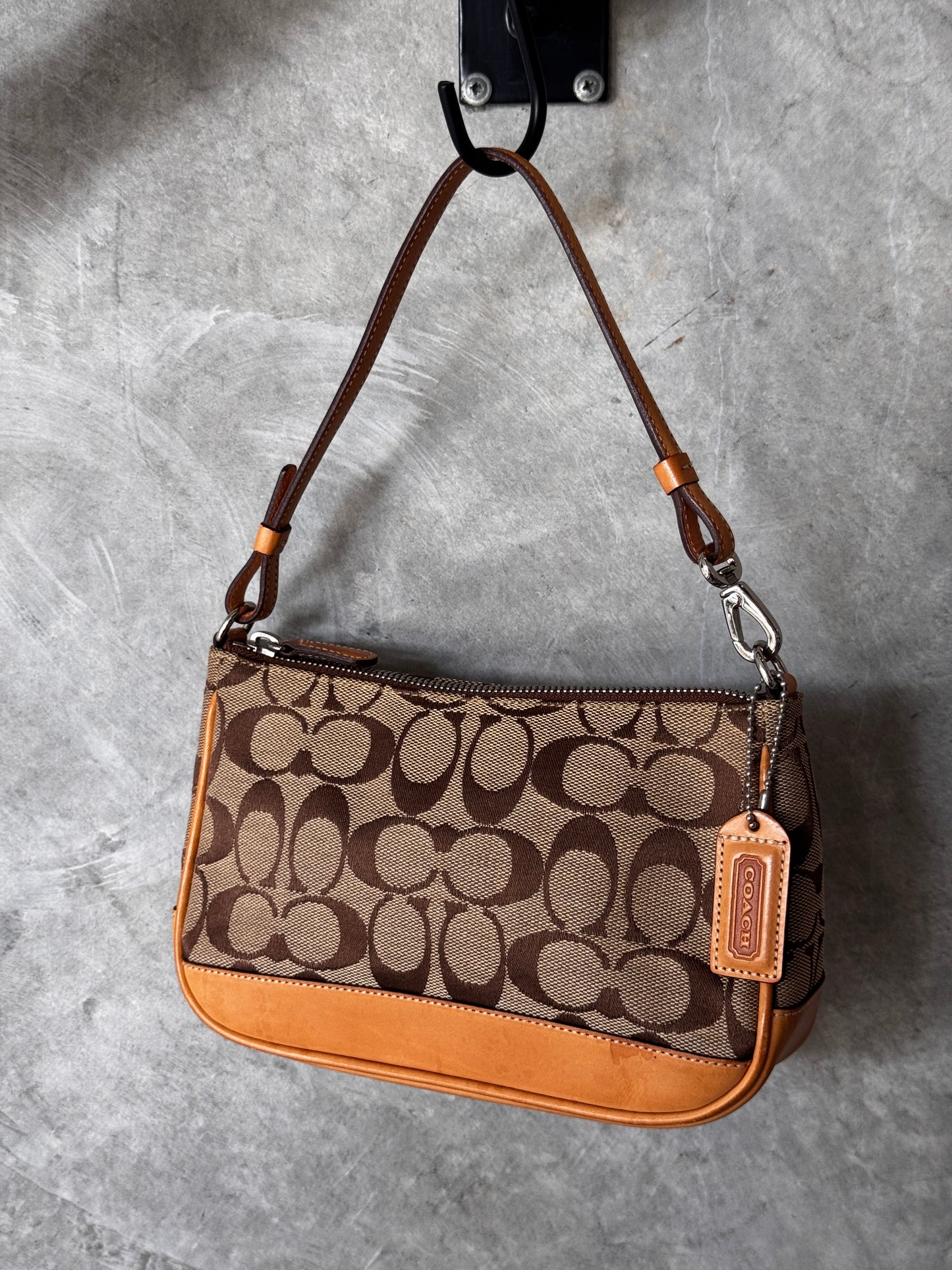VINTAGE COACH DEMI TAN POCHETTE SHOULDER BAG