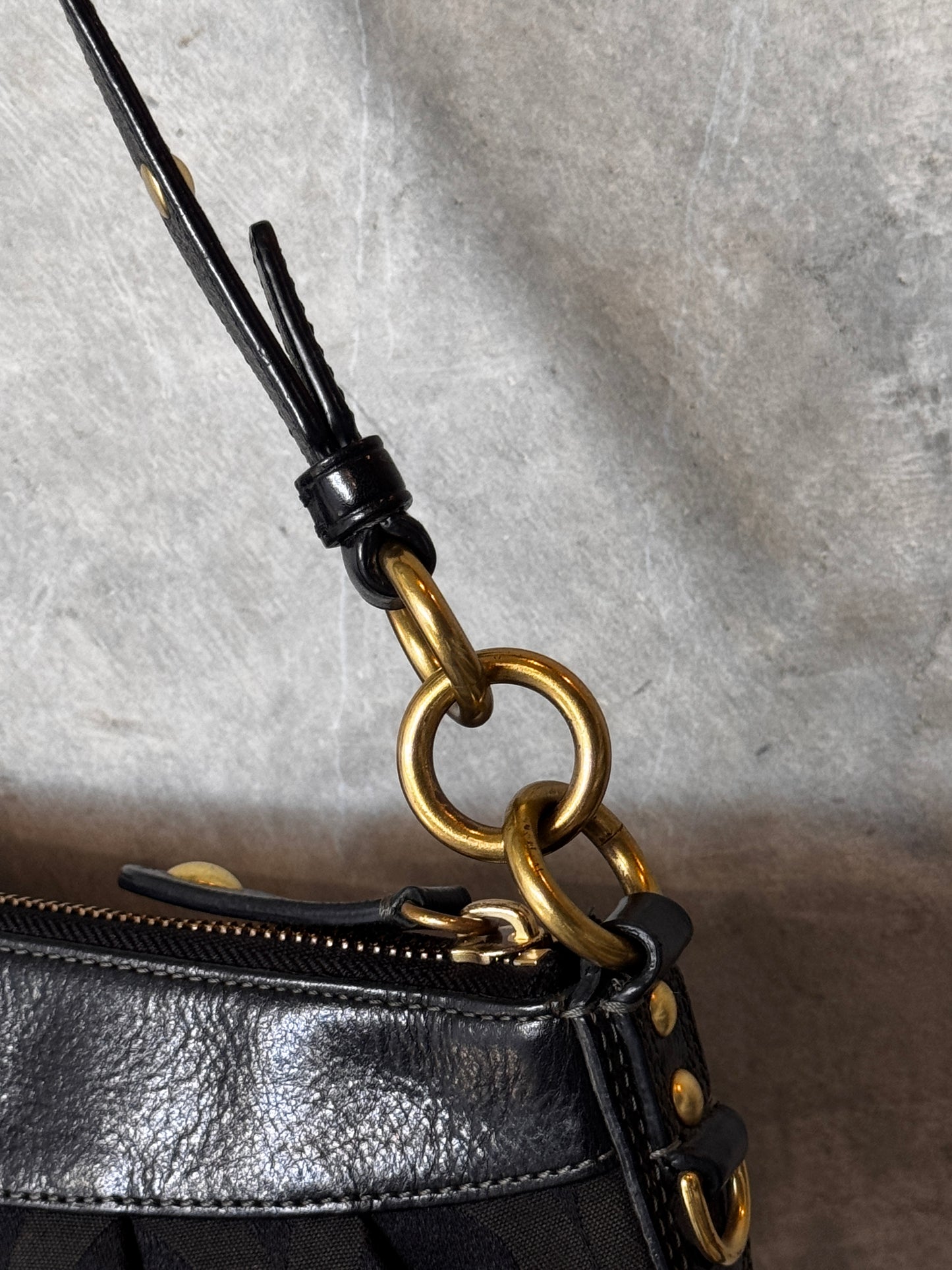 VINTAGE Y2K COACH HANDBAG