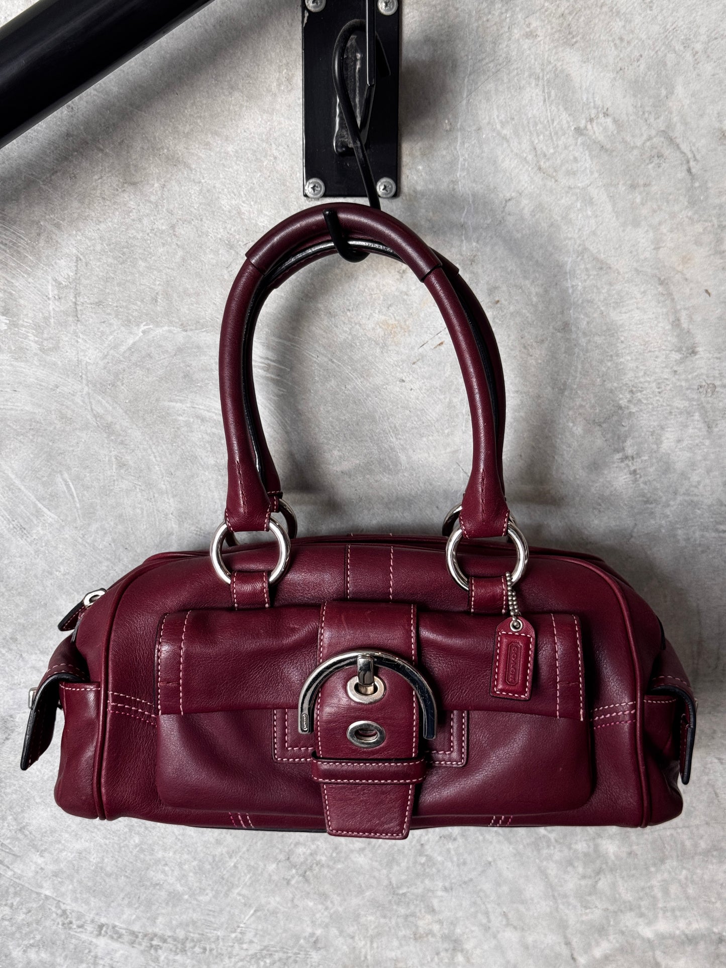 BURGUNDY VINTAGE COACH HANDBAG