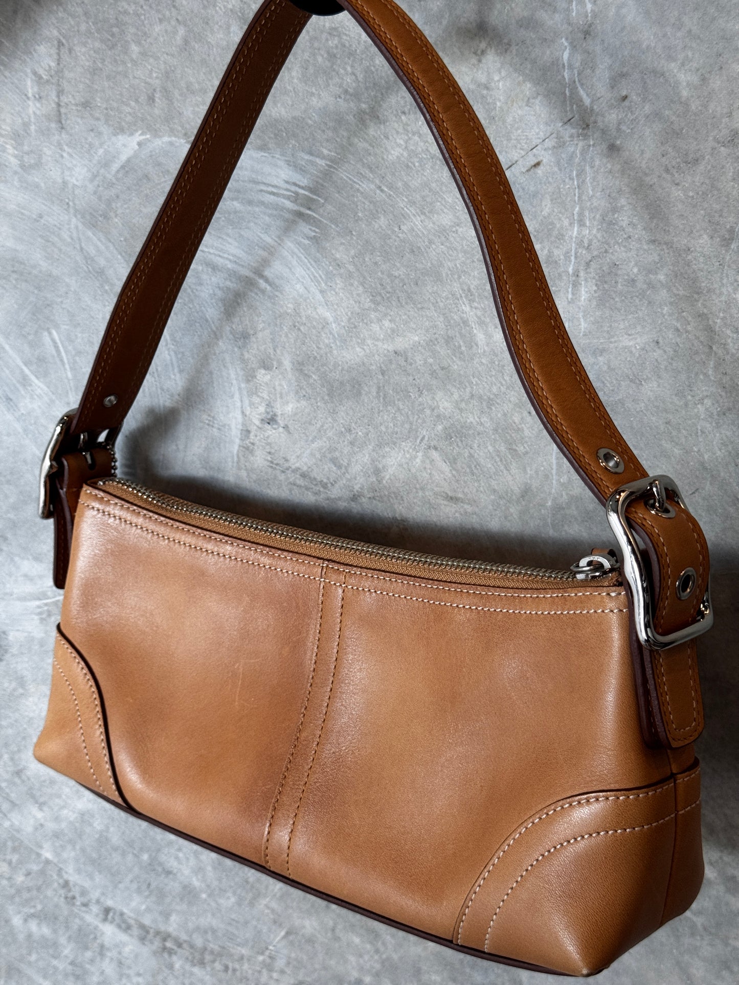 AUTHENTIC VINTAGE COACH BROWN LEATHER SHOULDER BAG