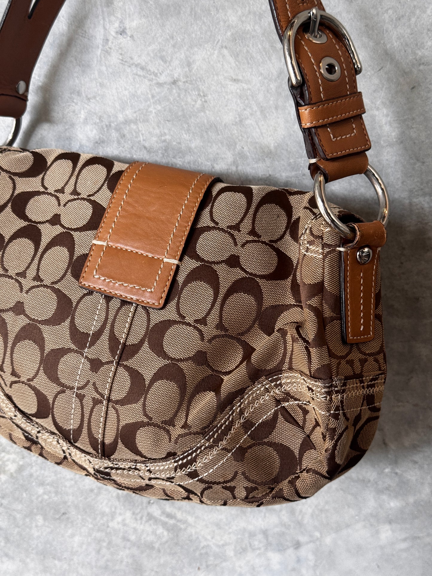VINTAGE COACH Y2K SOHO HANDBAG