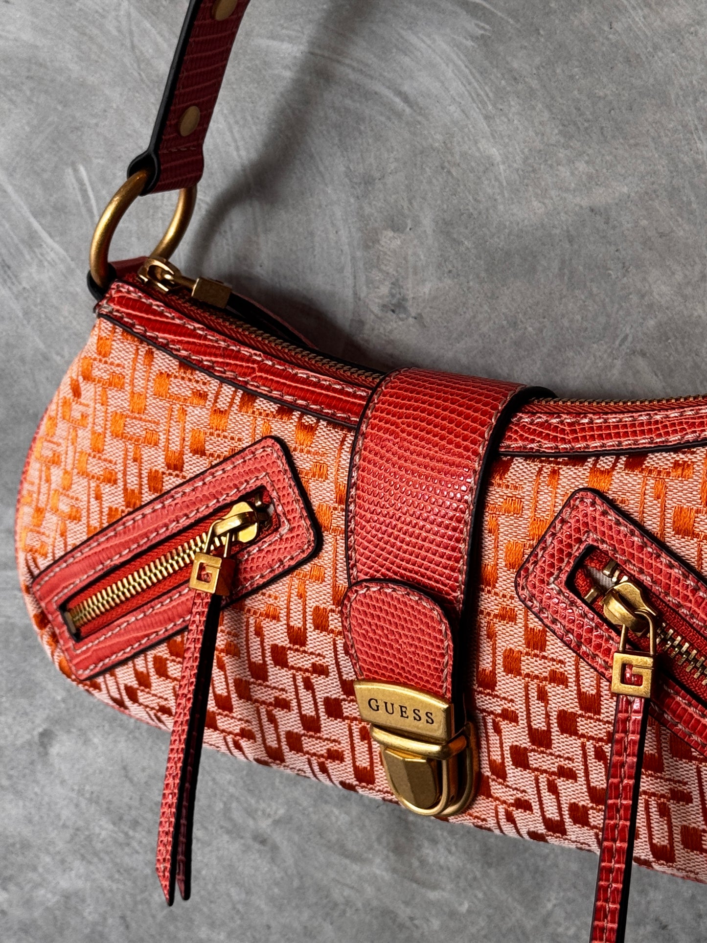 Belle Vintage Y2K Guess Shoulder Bag