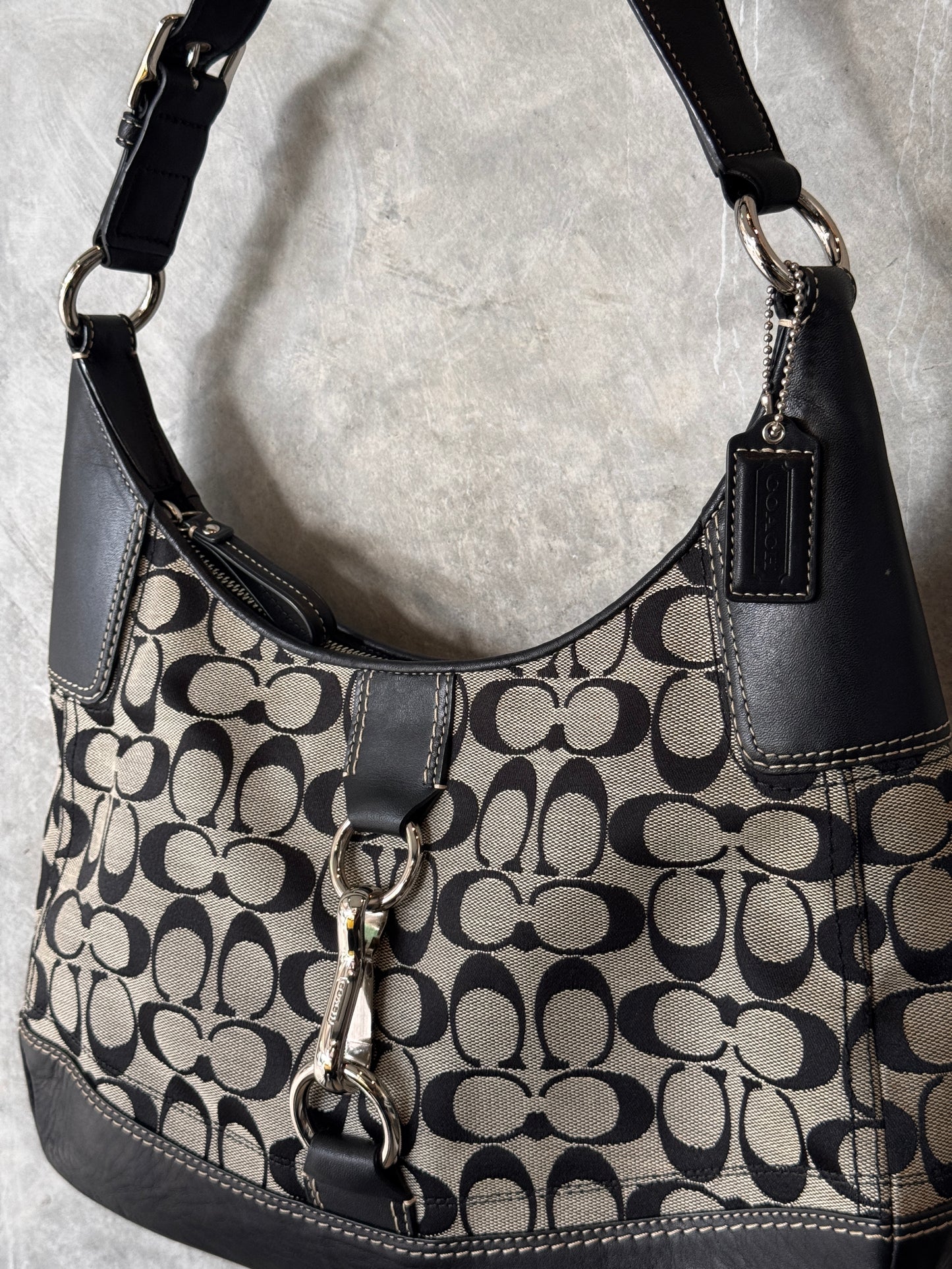 VINTAGE COACH BLACK AND GREY HAMPTON HOBO SHOULDER BAG