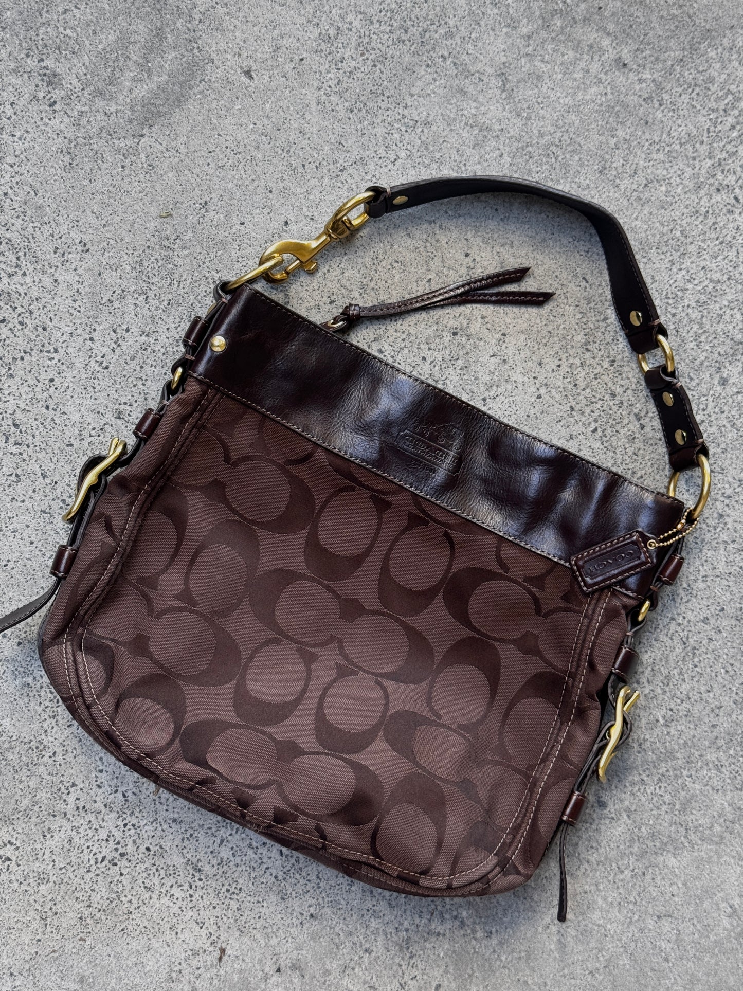 COACH BROWN SIGNATURE CANVAS AND LEATHER ZOE HOBO