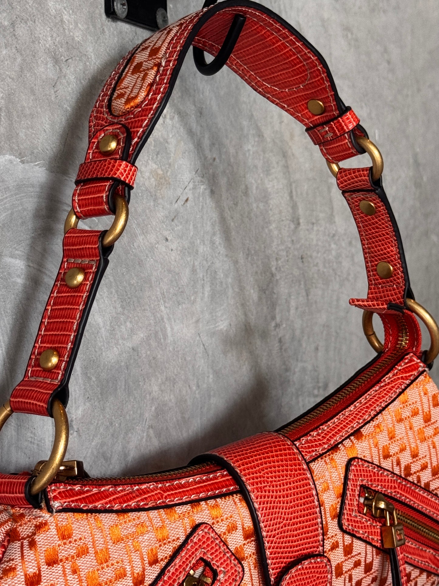 Belle Vintage Y2K Guess Shoulder Bag