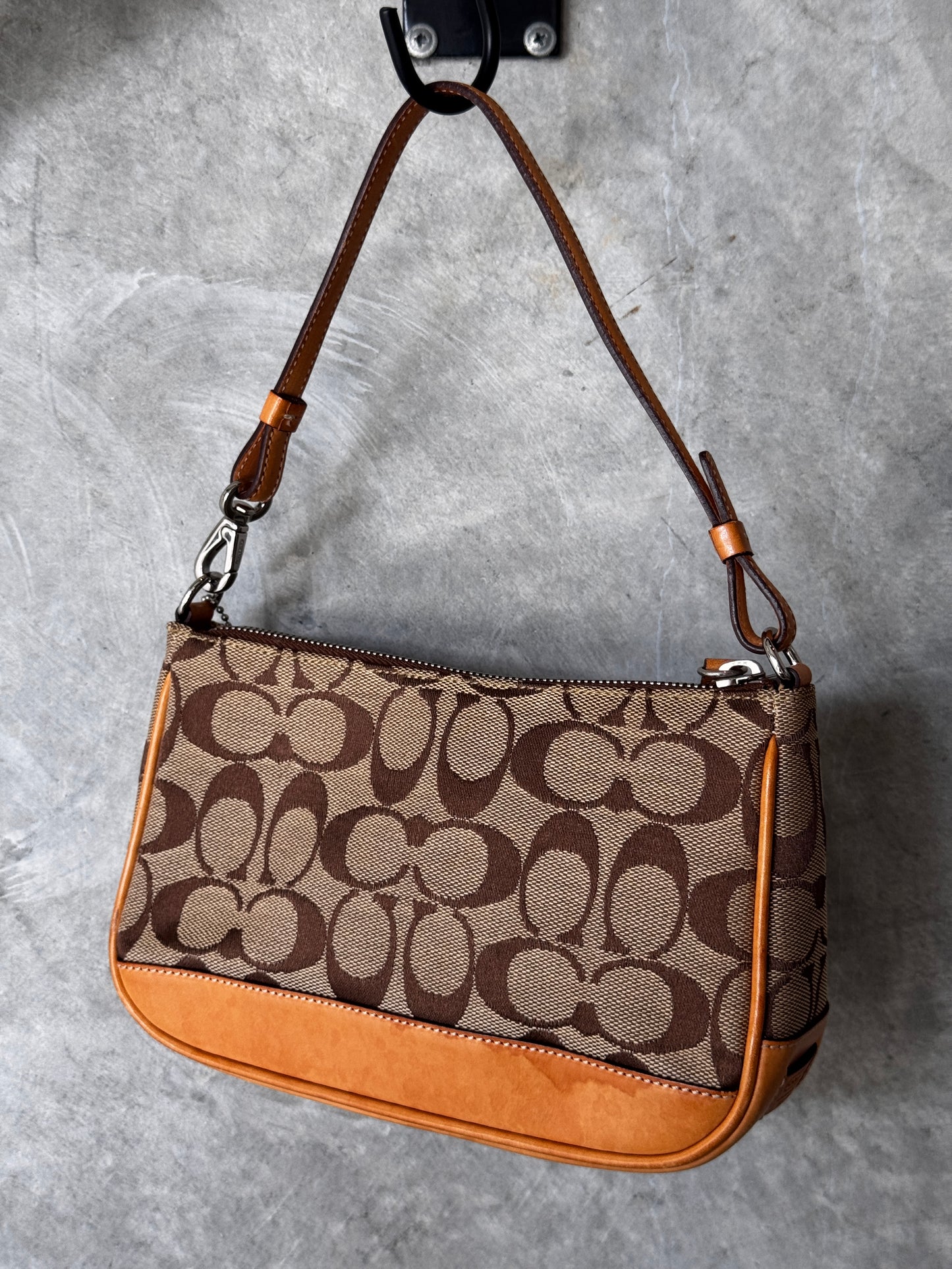 VINTAGE COACH DEMI TAN POCHETTE SHOULDER BAG