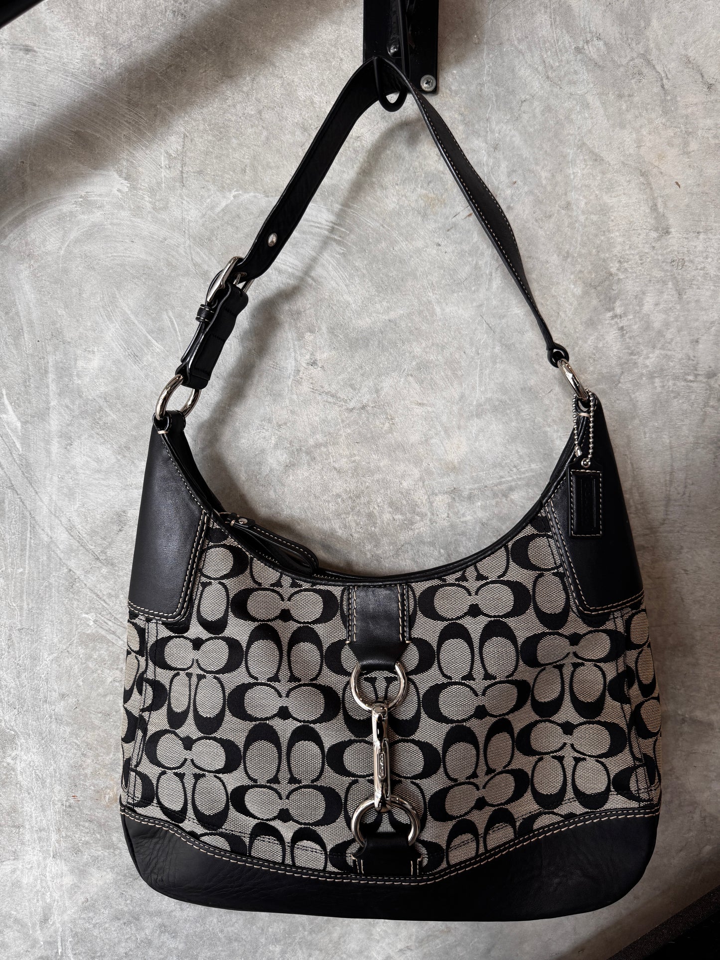 VINTAGE COACH BLACK AND GREY HAMPTON HOBO SHOULDER BAG