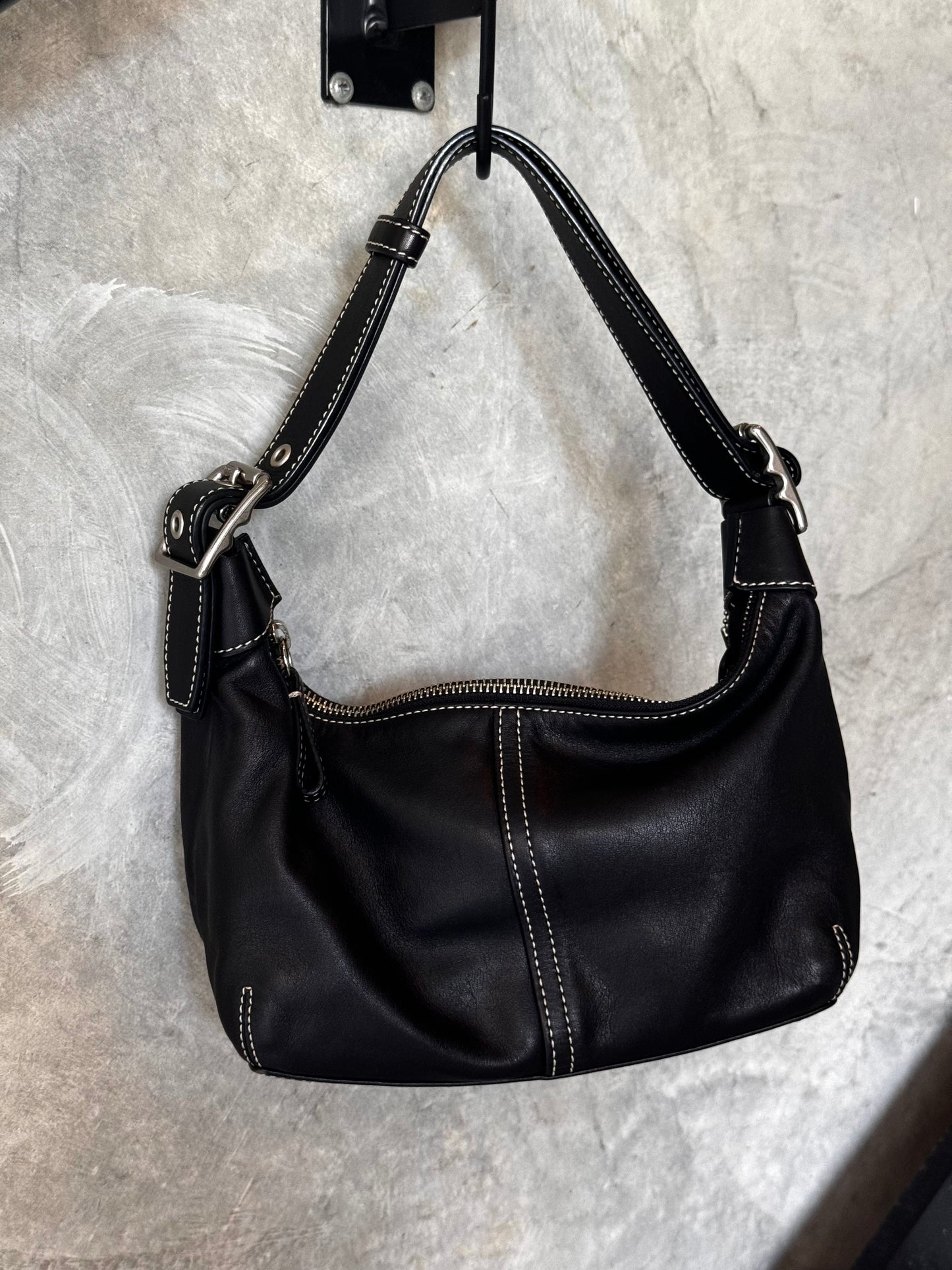 AUTHENTIC COACH BLACK GENUINE LEATHER SHOULDER HANDBAG