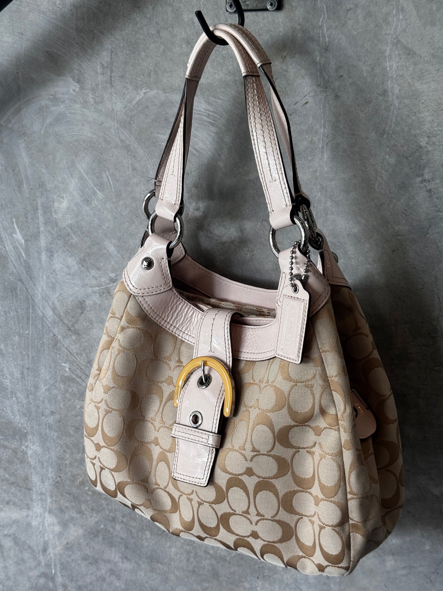 VINTAGE COACH BEIGE HAMPTON HOBO SHOULDER BAG