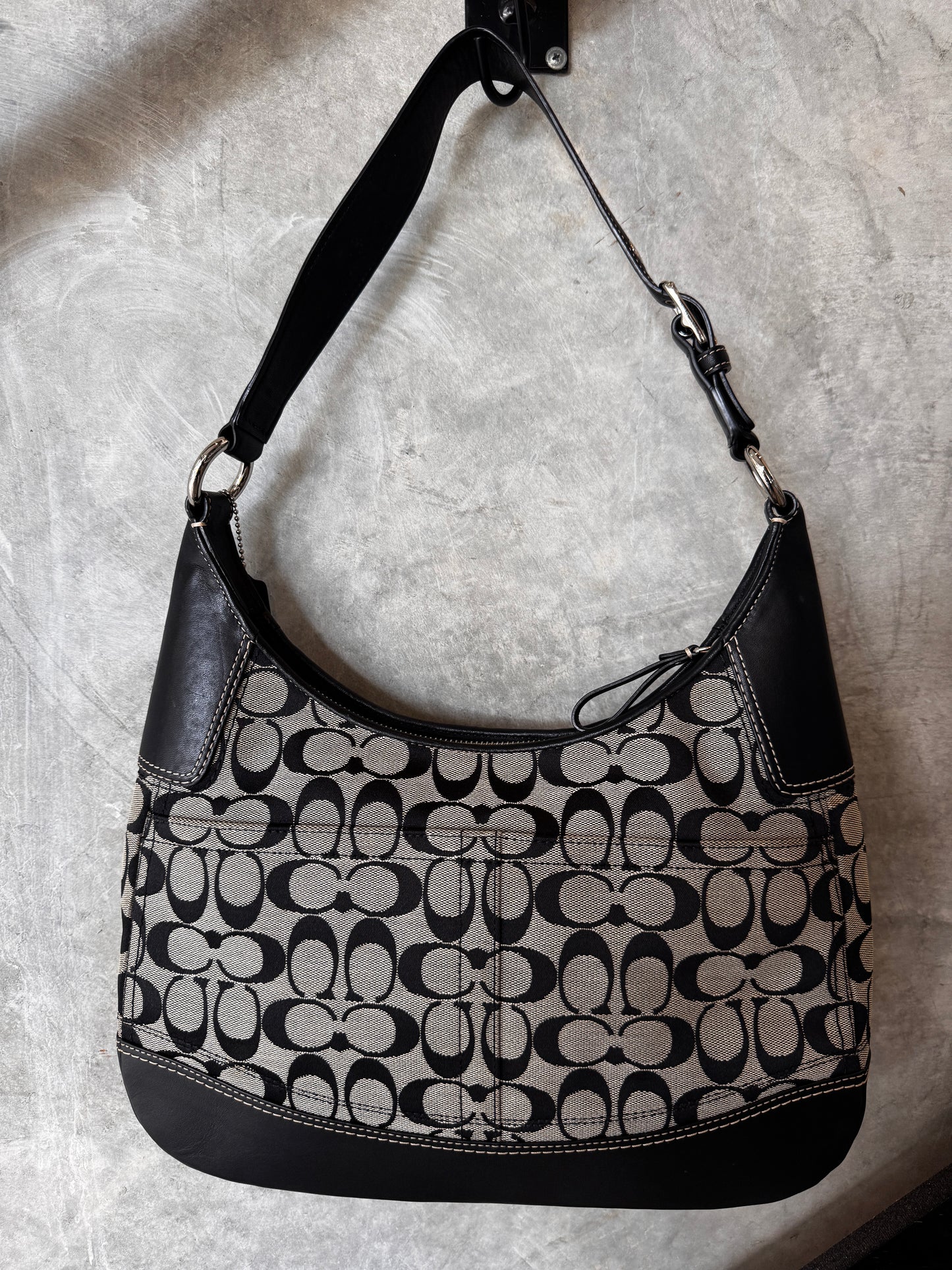 VINTAGE COACH BLACK AND GREY HAMPTON HOBO SHOULDER BAG